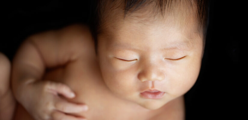 新生児赤ちゃんのニューボーンフォト（豊中市のふみる）