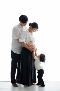 家族で楽しくマタニティフォト_吹田豊中フォトスタジオふみる