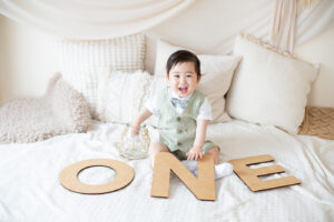 笑顔の1歳バースデーフォト（豊中市のフォトスタジオ）