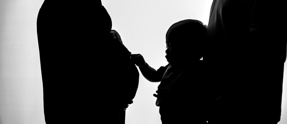 マタニティフォト・シルエット・お子様とのマタニティフォトでもシルエット◎