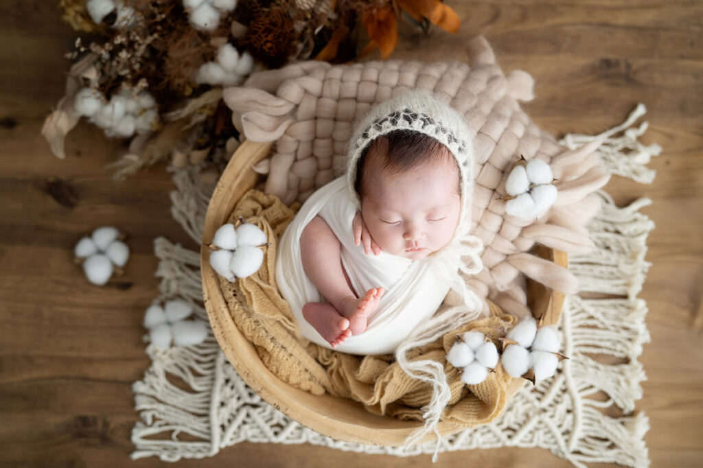 新生児フォト_柔らかい雰囲気のニューボーンフォト（吹田のフォトスタジオふみる）