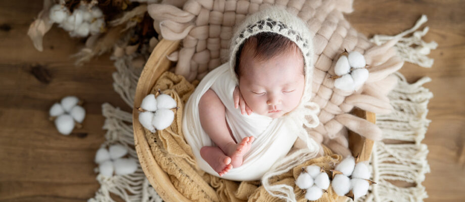 新生児フォト_柔らかい雰囲気のニューボーンフォト（吹田のフォトスタジオふみる）