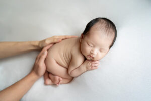 大阪北摂吹田のフォトスタジオFumiruで残すニューボーンフォト｜助産師・理学療法士から学んだフォトグラファー