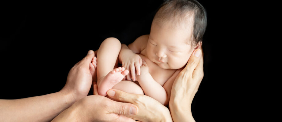 大阪北摂吹田のフォトスタジオFumiruで残すニューボーンフォト｜助産師・理学療法士から学んだフォトグラファー