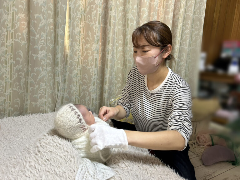 ニューボーンフォト_撮影の様子_お客様提供写真（吹田のフォトスタジオふみる）