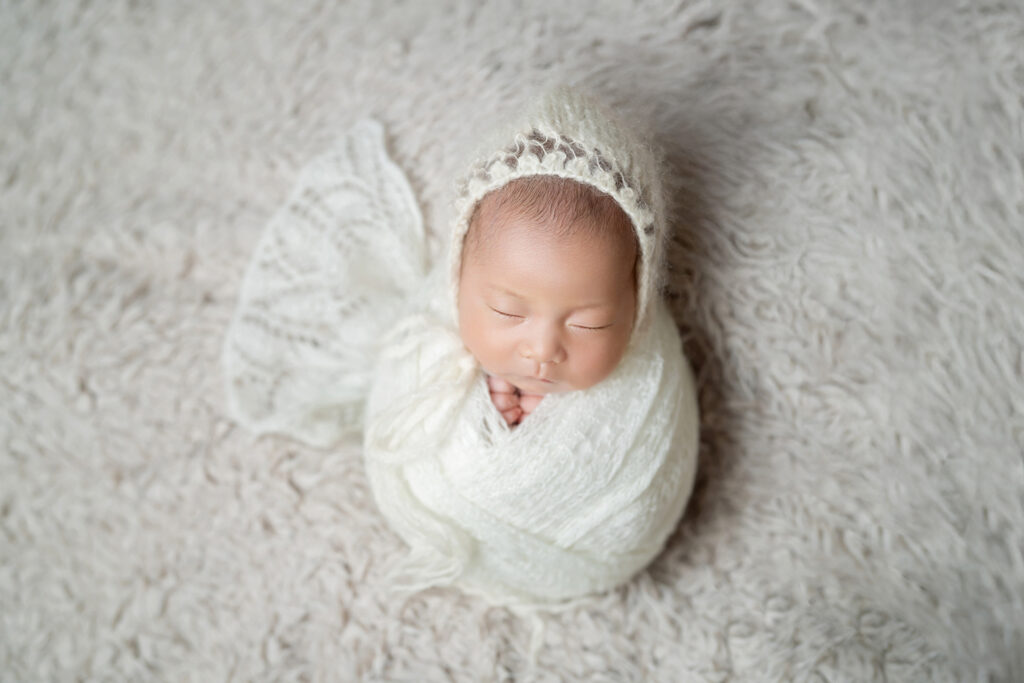 女の子赤ちゃんニューボーンフォト_おひなまき（吹田のフォトスタジオふみる）