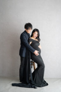 大阪北摂吹田のフォトスタジオFumiruで残す｜自然体だけど上質なマタニティフォト｜かっこいい系マタニティフォト