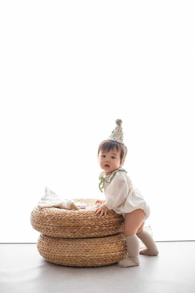 大阪お誕生日撮影｜吹田の1日2組限定プライベートフォトスタジオで残す、バースデーフォト｜1歳男の子ファーストトイ