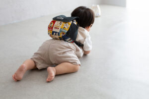 大阪お誕生日撮影｜吹田の1日2組限定プライベートフォトスタジオで残す、バースデーフォト｜1歳男の子一升餅リュック