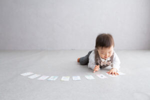 大阪お誕生日撮影｜吹田の1日2組限定プライベートフォトスタジオで残す、バースデーフォト｜1歳男の子選び取り