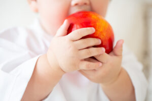 大阪お誕生日撮影｜吹田の1日2組限定プライベートフォトスタジオで残す、バースデーフォト｜男の子おてて